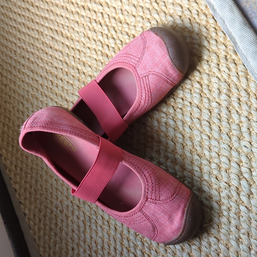 Keen closed toe Siena Mary Janes